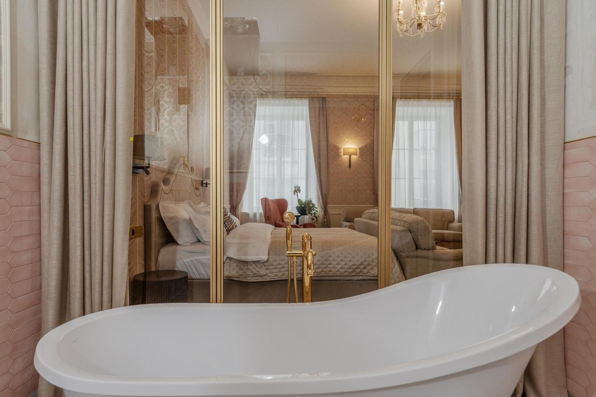 Hotel Unicus Palace Old Town - Destigo 5*