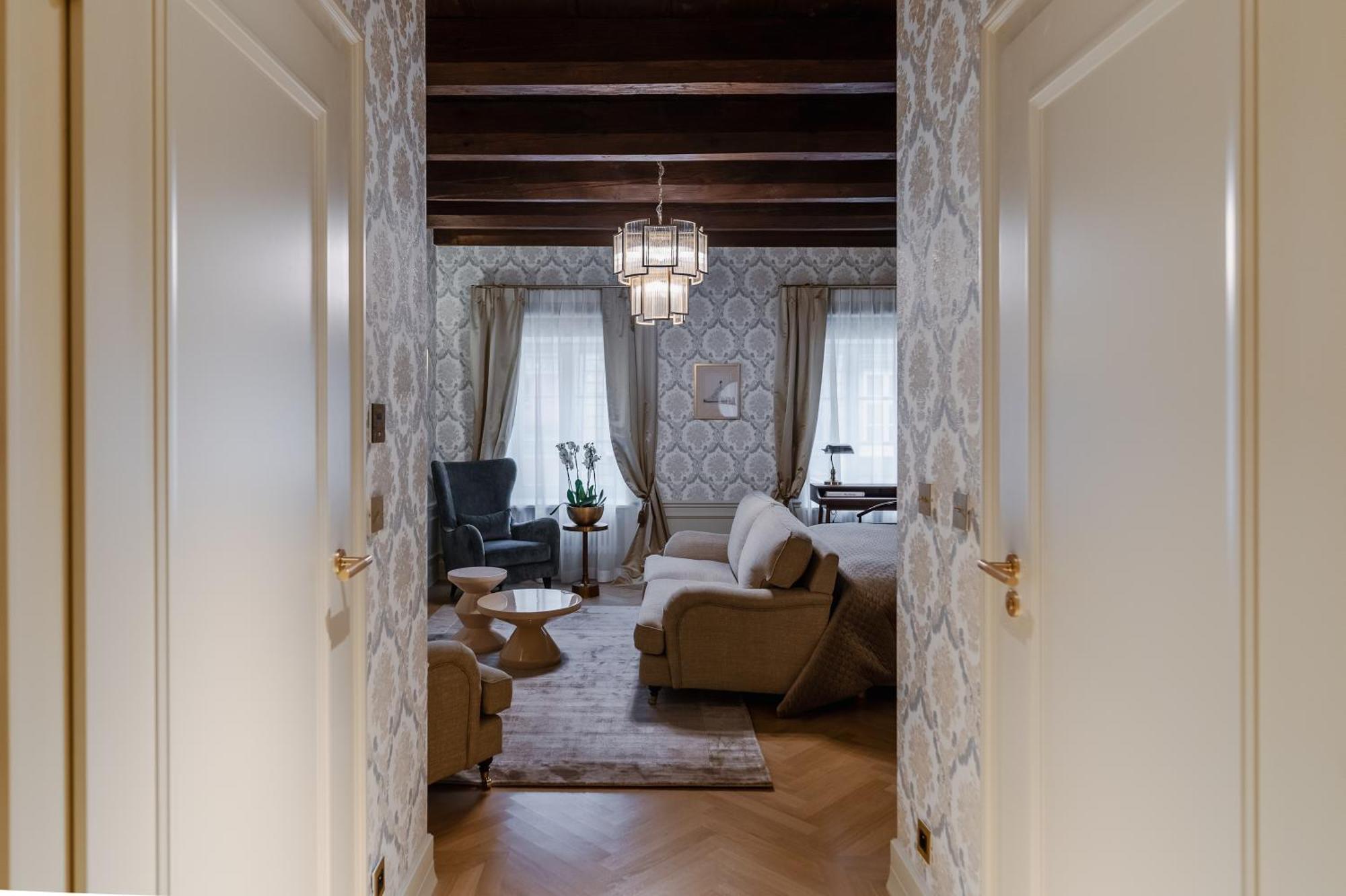 Hotel Unicus Palace Old Town - Destigo 5*