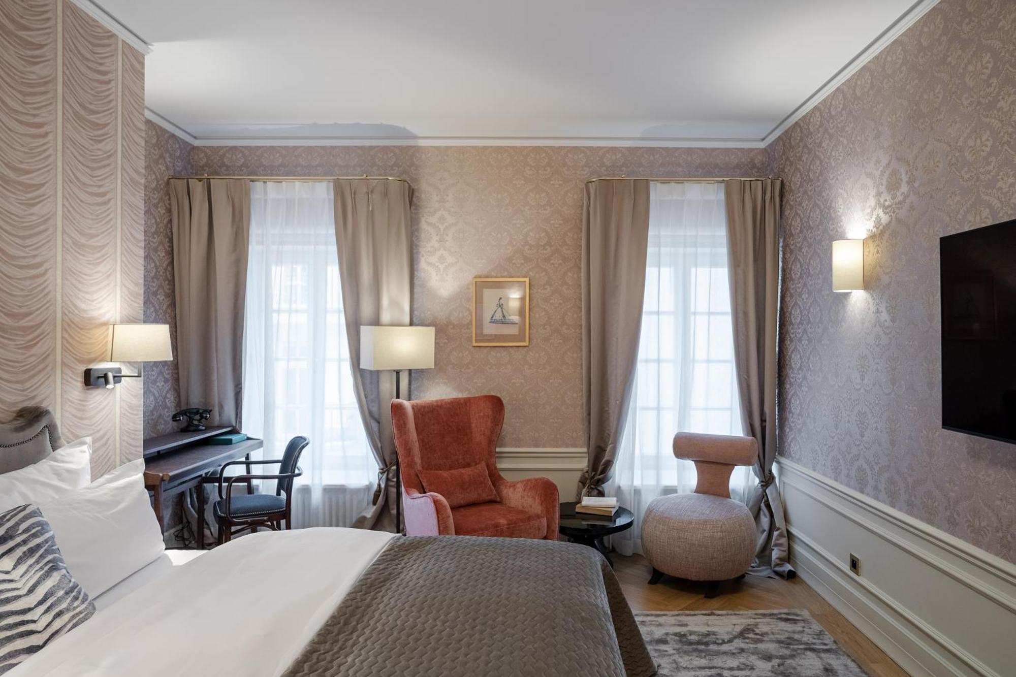 Unicus Palace Old Town - Destigo