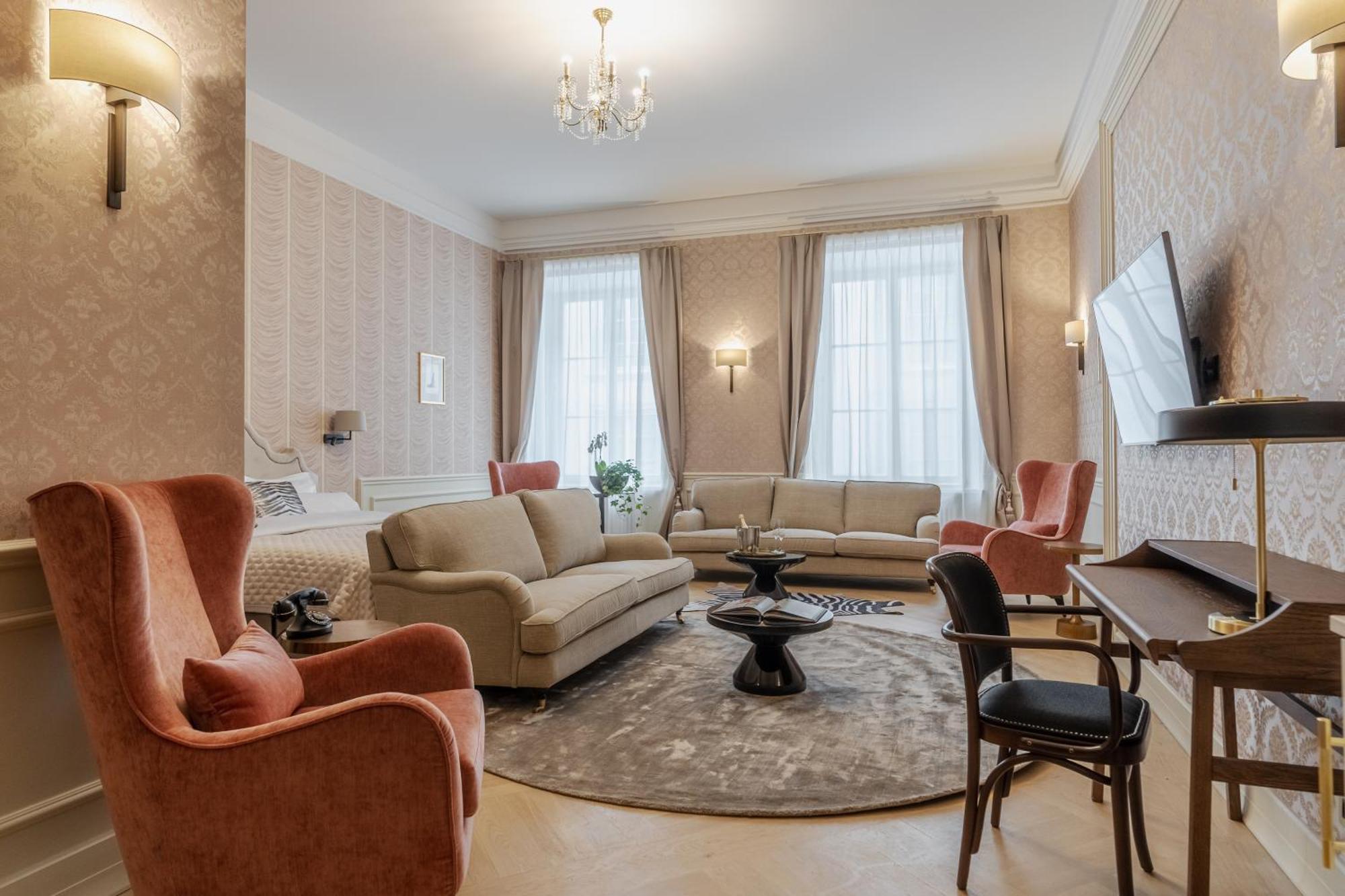 Hotel Unicus Palace Old Town - Destigo 5*