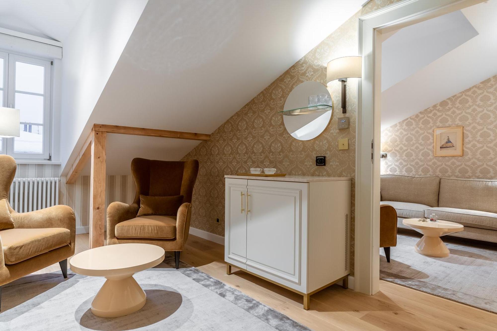 Unicus Palace Old Town - Destigo 5*