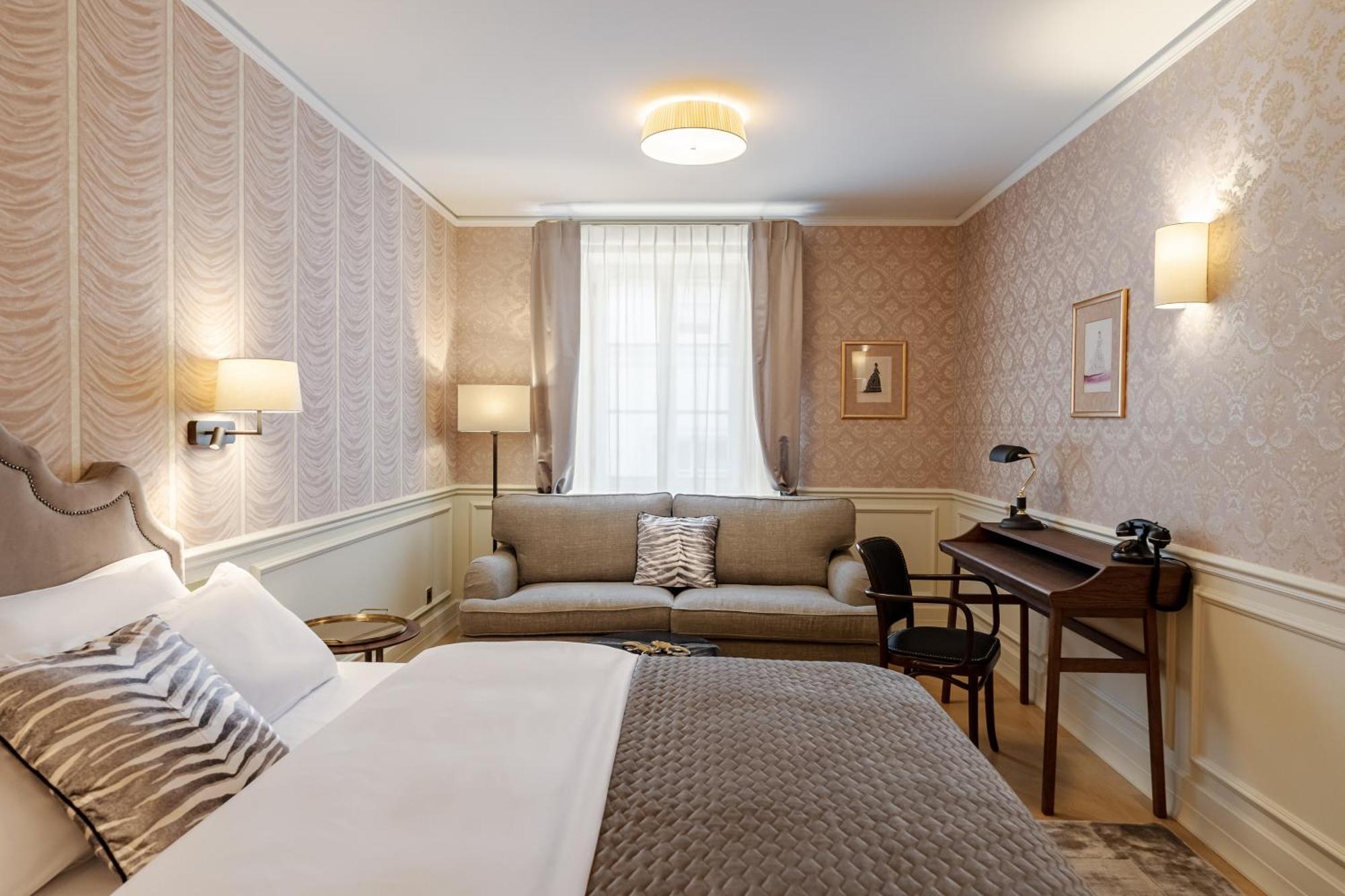 Готель Unicus Palace Old Town - Destigo 5*